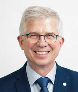 Prof. Dr. Andrew Ullmann